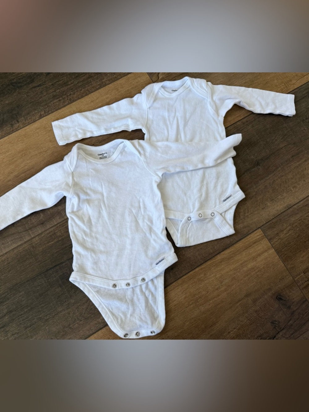 Gerber White Long-Sleeve Baby Bodysuits 2 snap 12 months like new